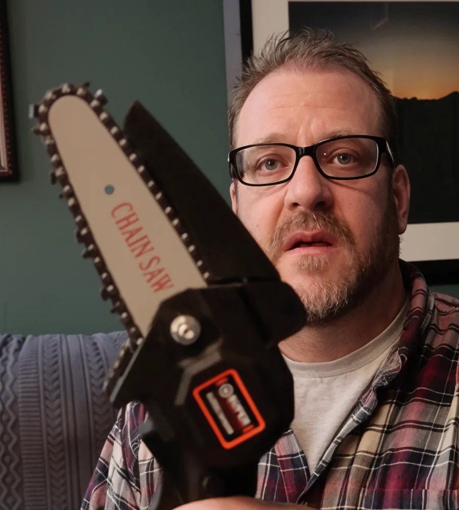 SuperSaw compact one-handed design